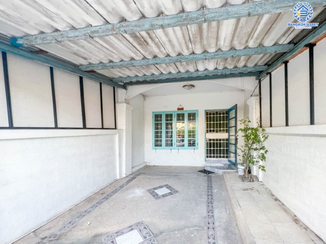 *****ทาวน์เฮ้าส์มือสองย่านนนทบุรี ม.พุทธชาด บางกรวย-ไทรน้อย เนื้อที่ 17 ตร.ว. ฟังก์ชัน 2 ห้องนอน 2 ห้องน้ำ 1 ที่จอดรถ หน้าบ้านไม่ชนใคร บนทำเลแห่งการเดินทาง ใกล้เซ็นทรัลเวสท์เกต และรถไฟฟ้าสายสีม่วง "สถานีบางพลู" ราคาเพียงล้านต้นๆ เท่านั้น!